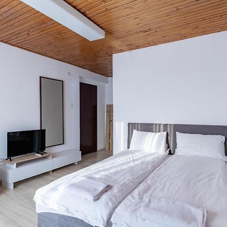 Vila Oska Vinica Экстерьер фото